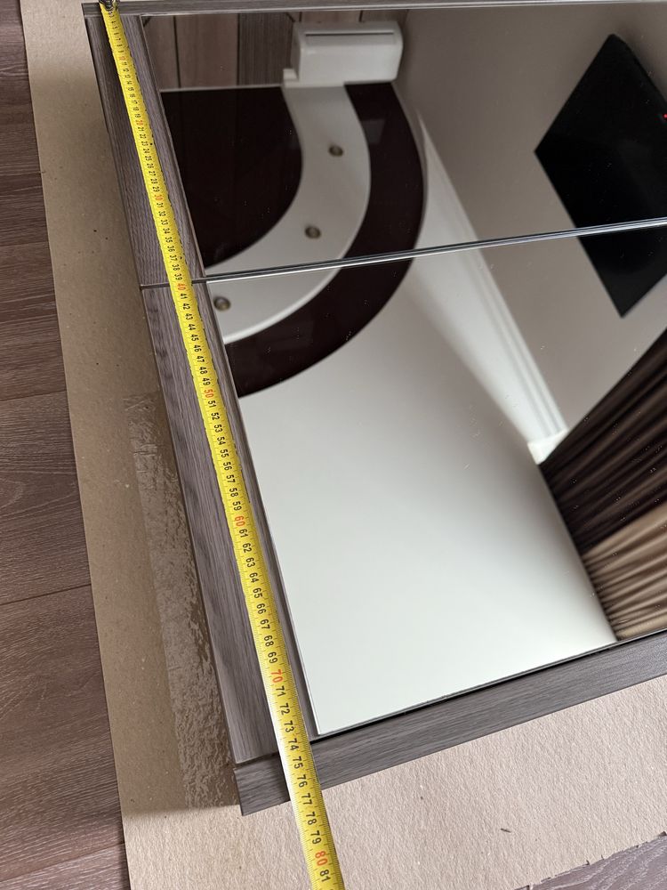 Продам зеркальный шкаф в ванную 80*87*14
