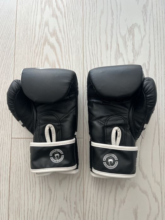 Перчатки венум оригінал
