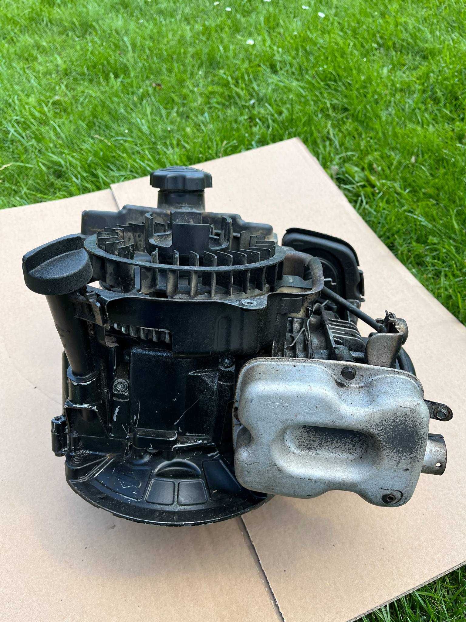 Silnik Briggs & Stratton na części.
