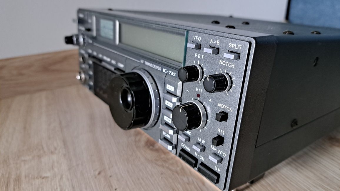 Radiotelefon KF TRX Icom IC-735 stan BDB , fabryczny komplet