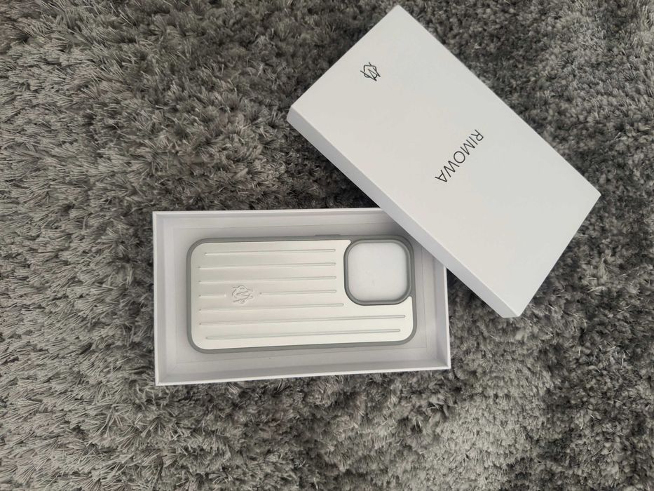 Capa Rimowa cinzenta (iPhone 15 Pro)