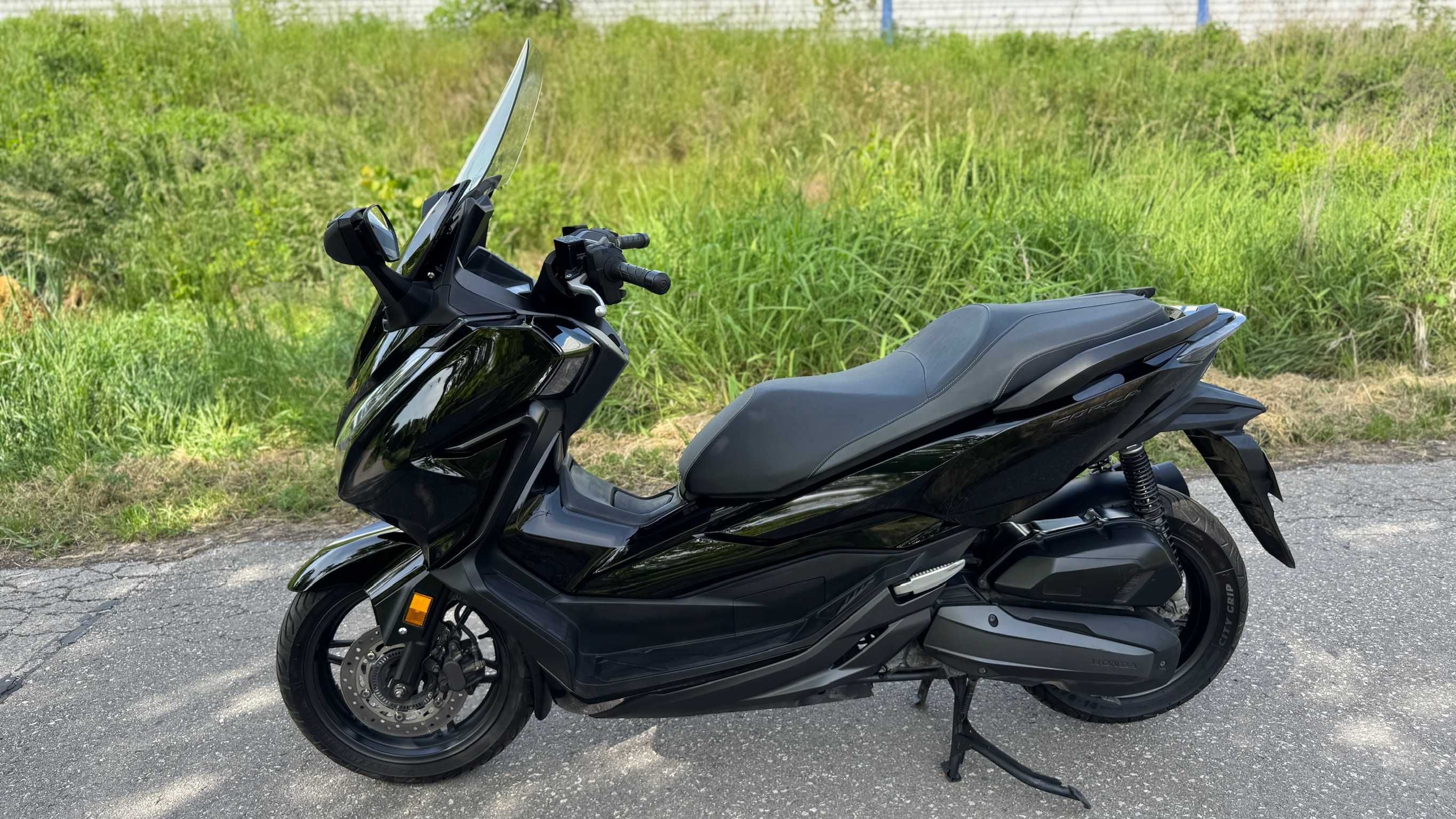 Honda Forza 125 model 2018 OKAZJA start-stop regulowana szyba keyless