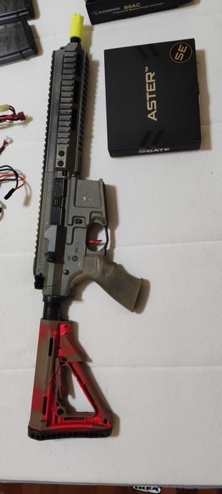 Airsoft réplica ICS Par MK3, baterias, carregador DragonPro e mags