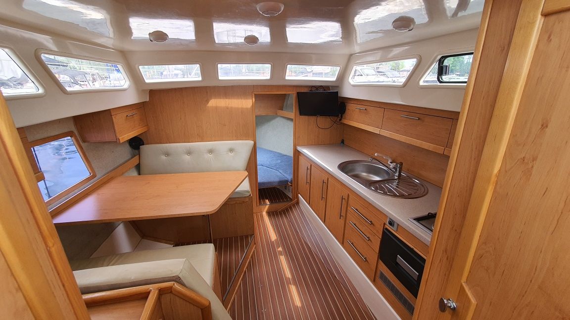 Jacht motorowy houseboat Calipso 750