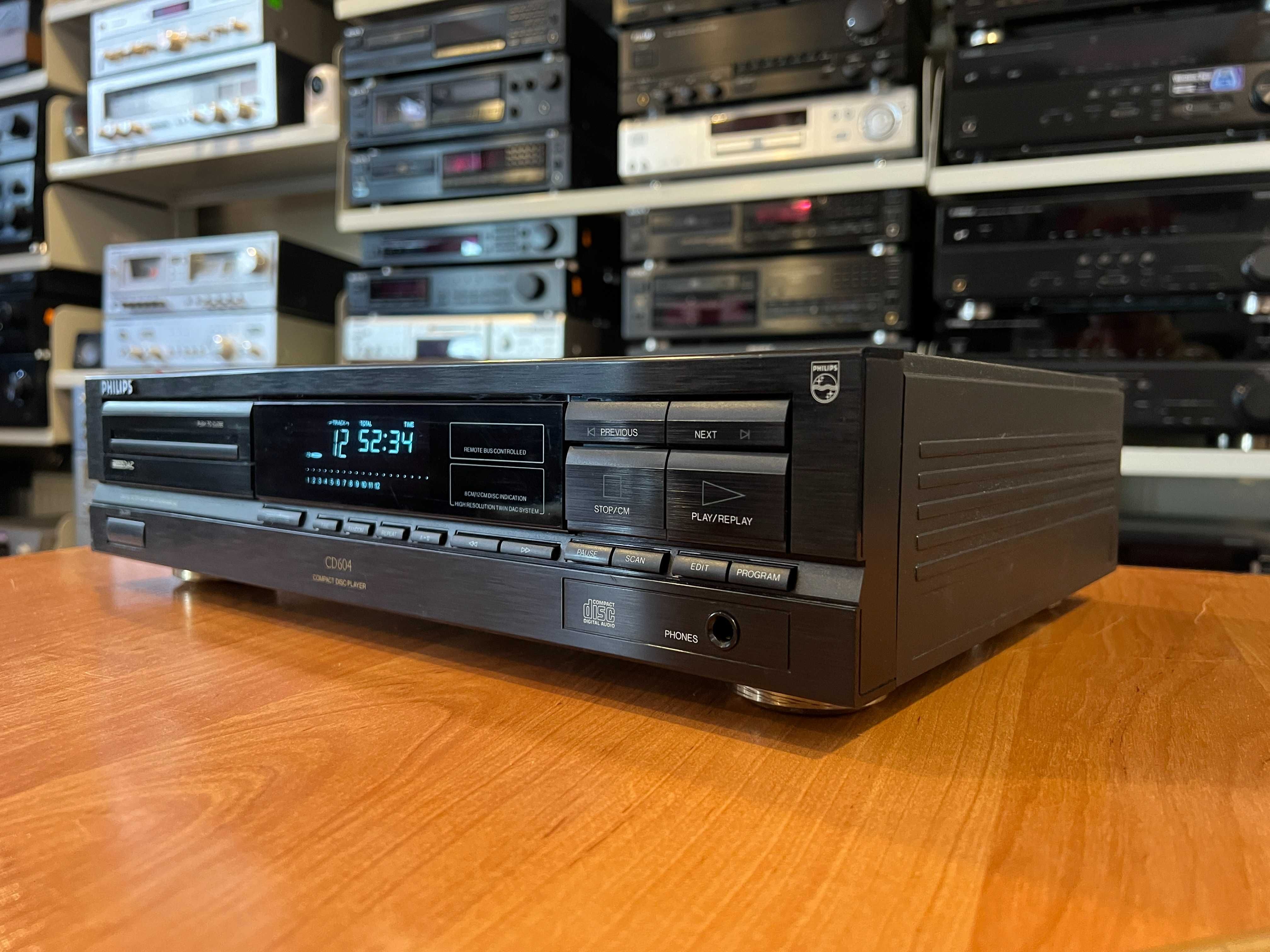 Odtwarzacz płyt CD Philips CD604 Audio Room