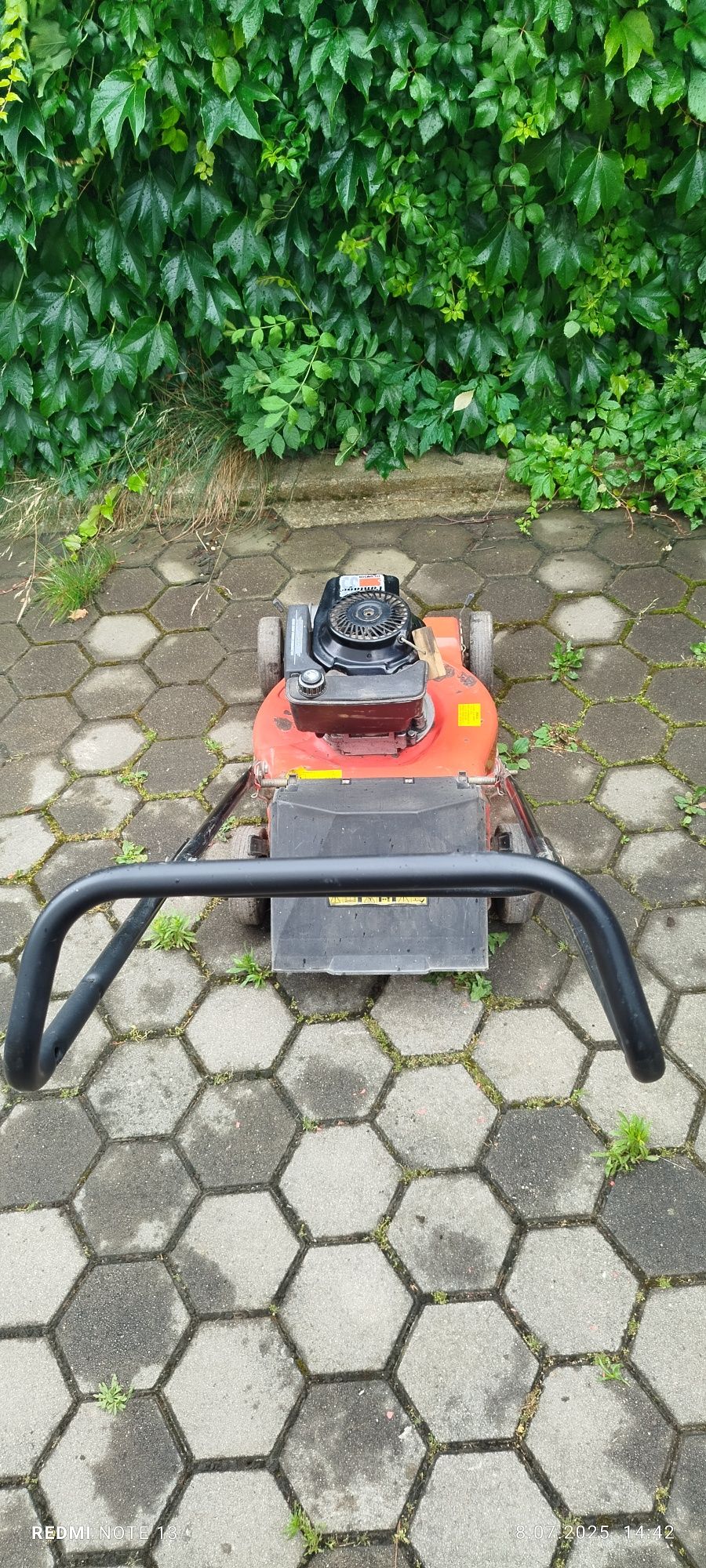 Kosiarka spalinowa używana.
