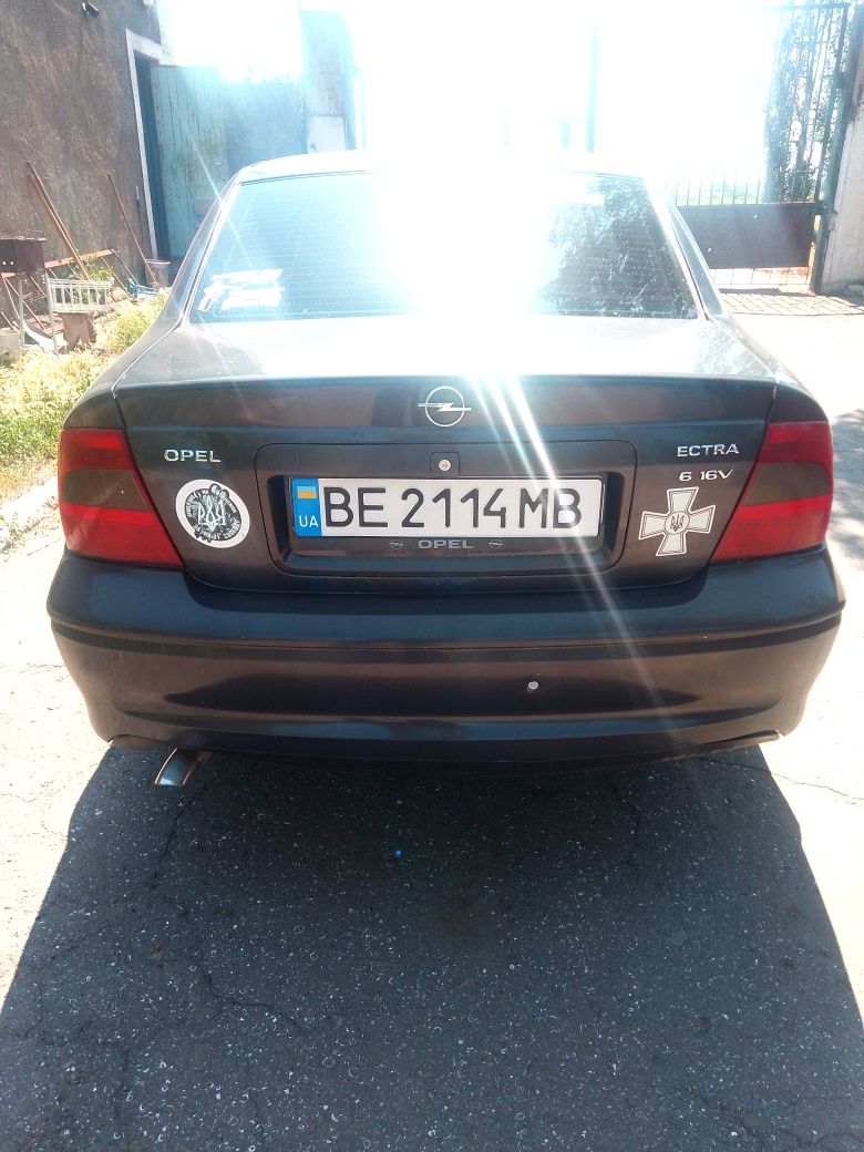 Опель вектра б 1.6 16 100
