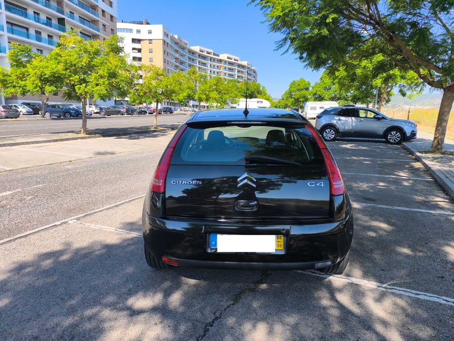 Citroën C4 1.6 HDi110cv  Ano 2005  poucos km reais  Revisões na marca