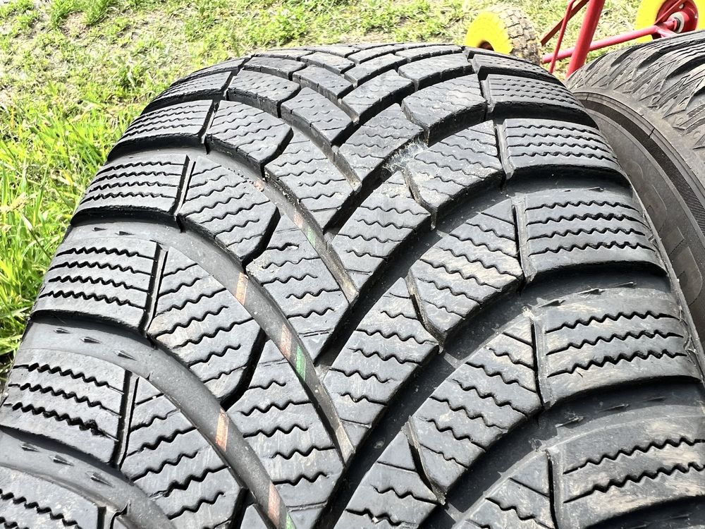 4xopona zimowa SEMPERIT w rozmiarze 205/55 R16