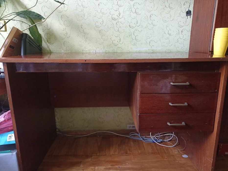 Продам комп'ютерний стіл