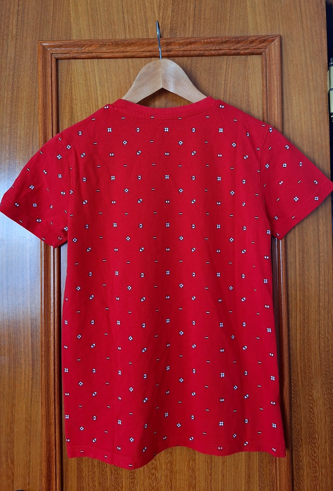 T-shirt Nukutavake tamanho 14 anos