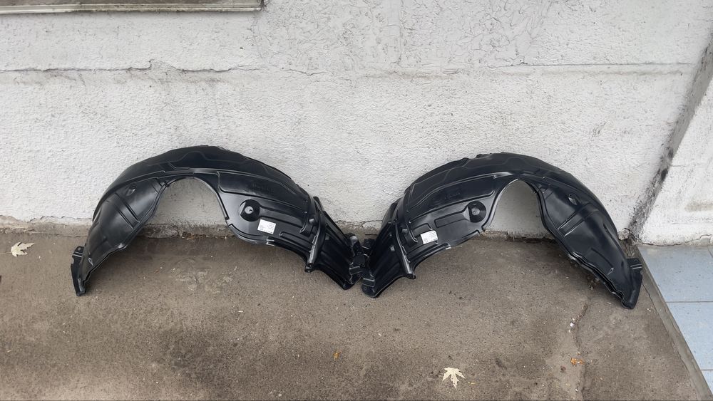 Підкрилки передні правий/лівий для Toyota Camry 40