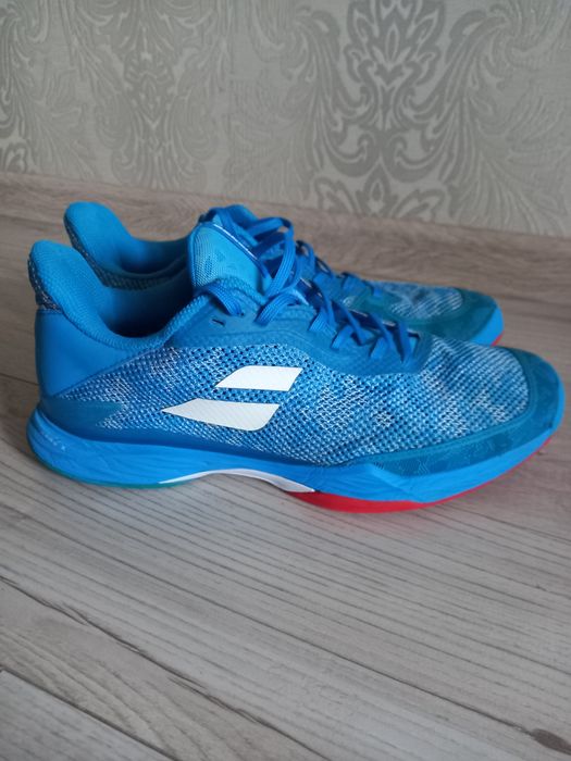 Продам кроссовки Babolat