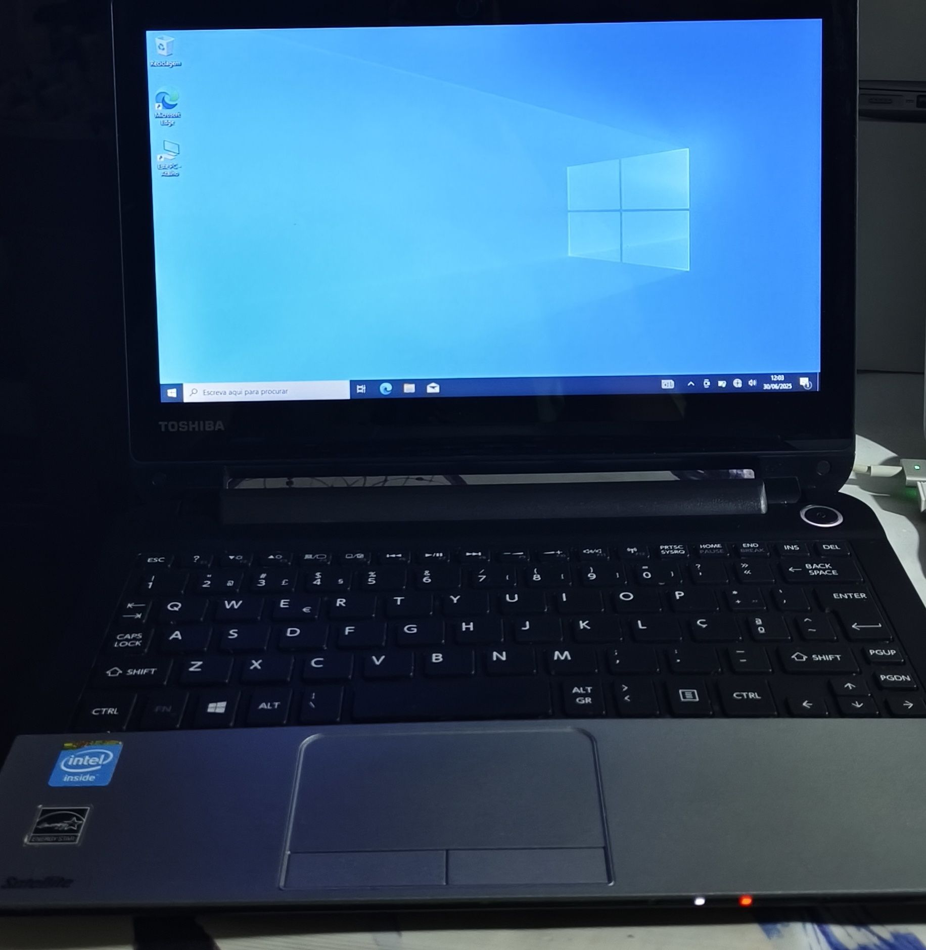 Toshiba NB10t-A-101