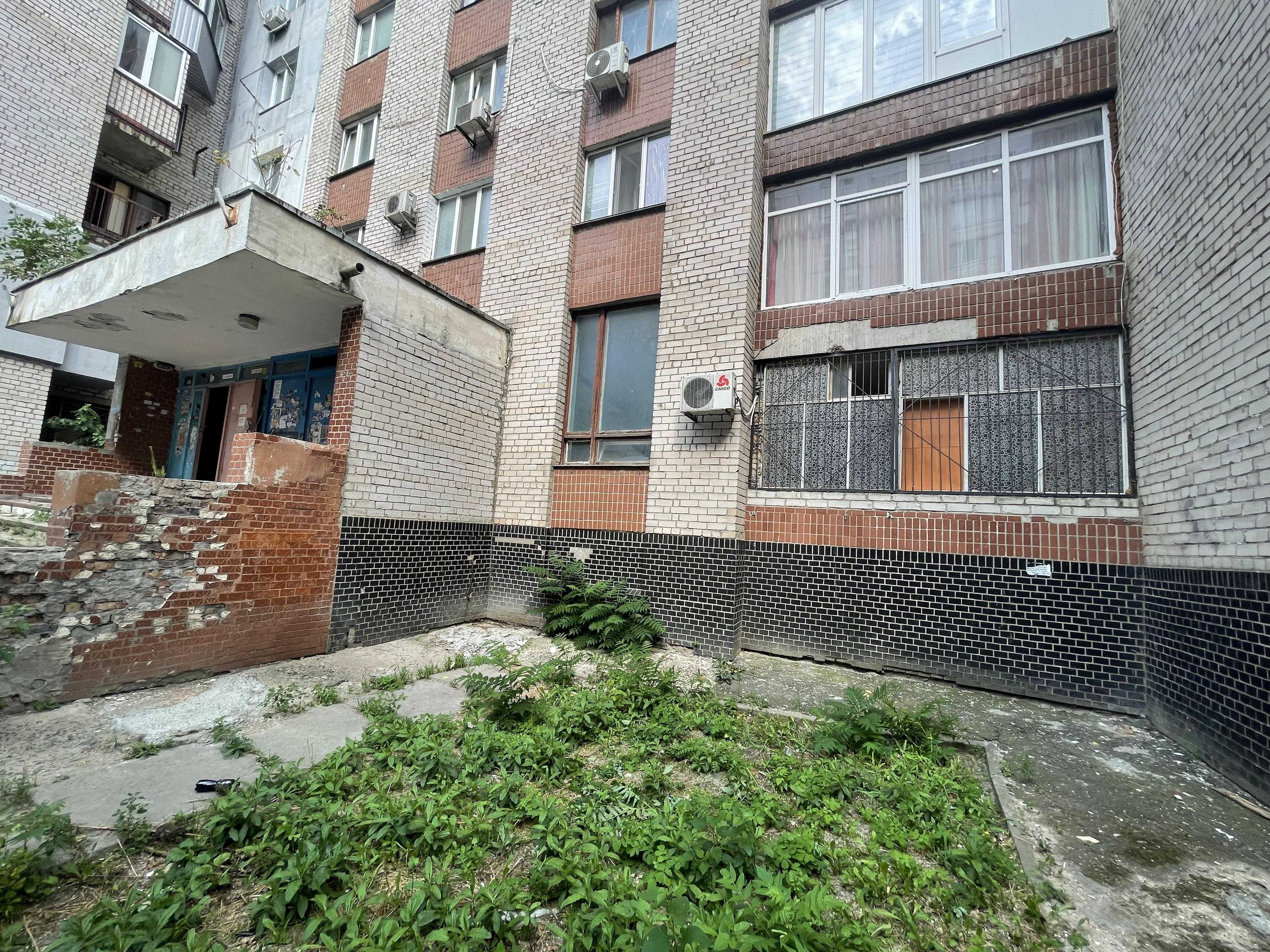 Потемкинская нежилое помещение+квартира 220 кв.м. цена 120 тыс.у.е.