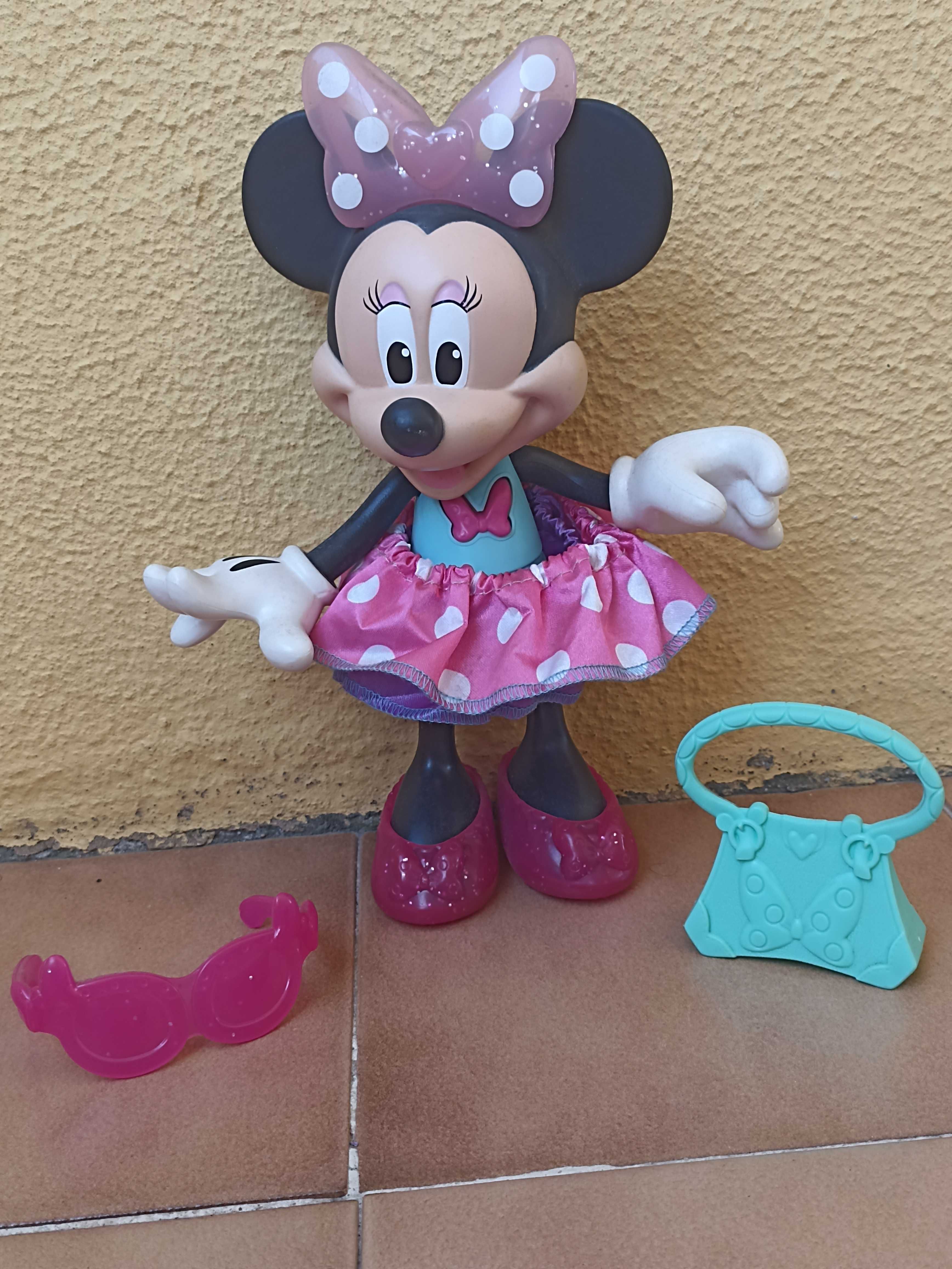 Minnie boneca interativa