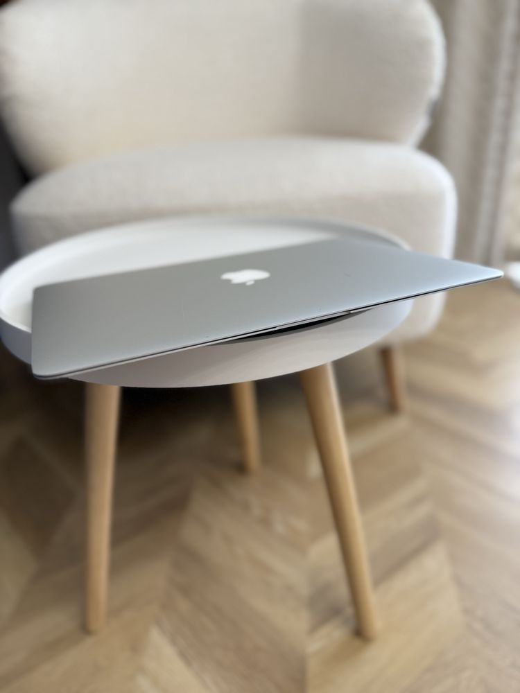 Macbook Air 13 2017 ( i5 ,8 gb Ram, 128 ssd , 91% акб )
