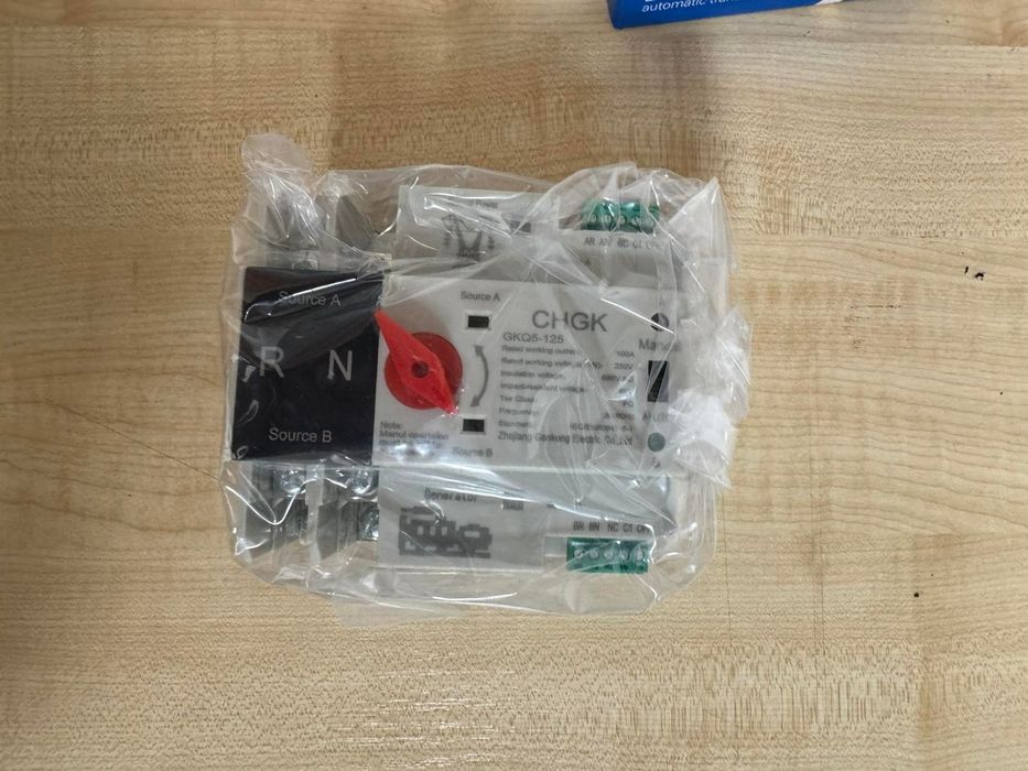 Автоматичний перемикач вводу резерва (реле) TOMZN