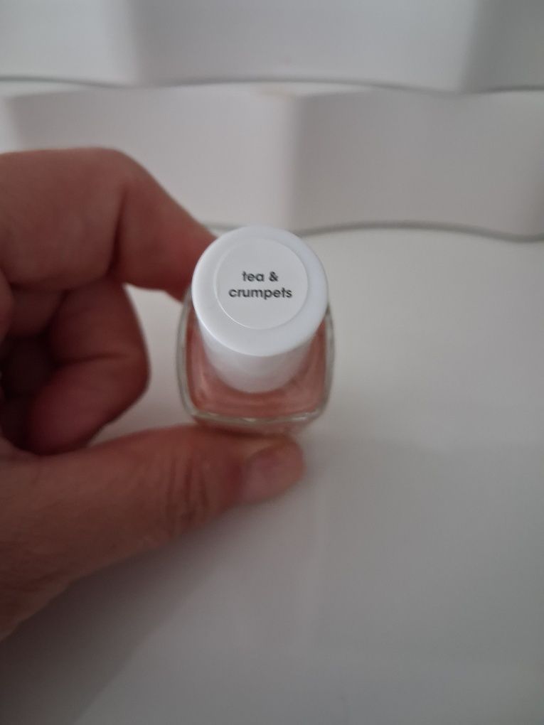 ESSIE Tea & crumpets