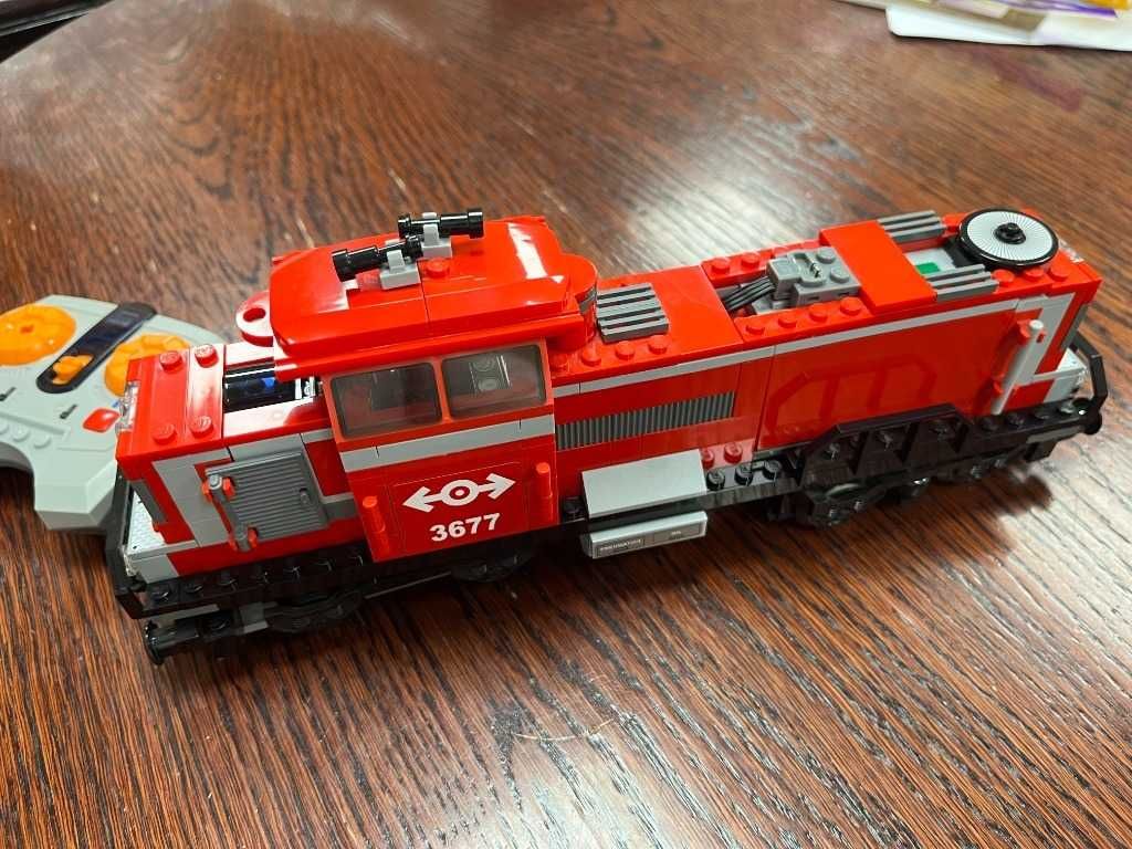 LEGO City 3677 pociąg towarowy YRed Cargo Train