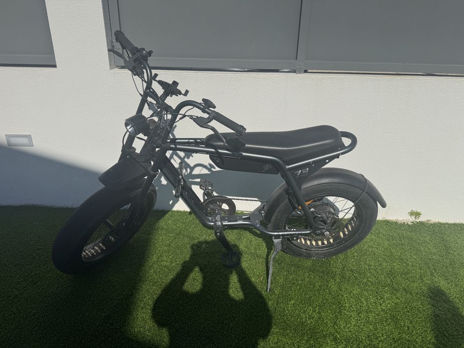 Bicicleta / mota eltrica Super 73 com acelerador