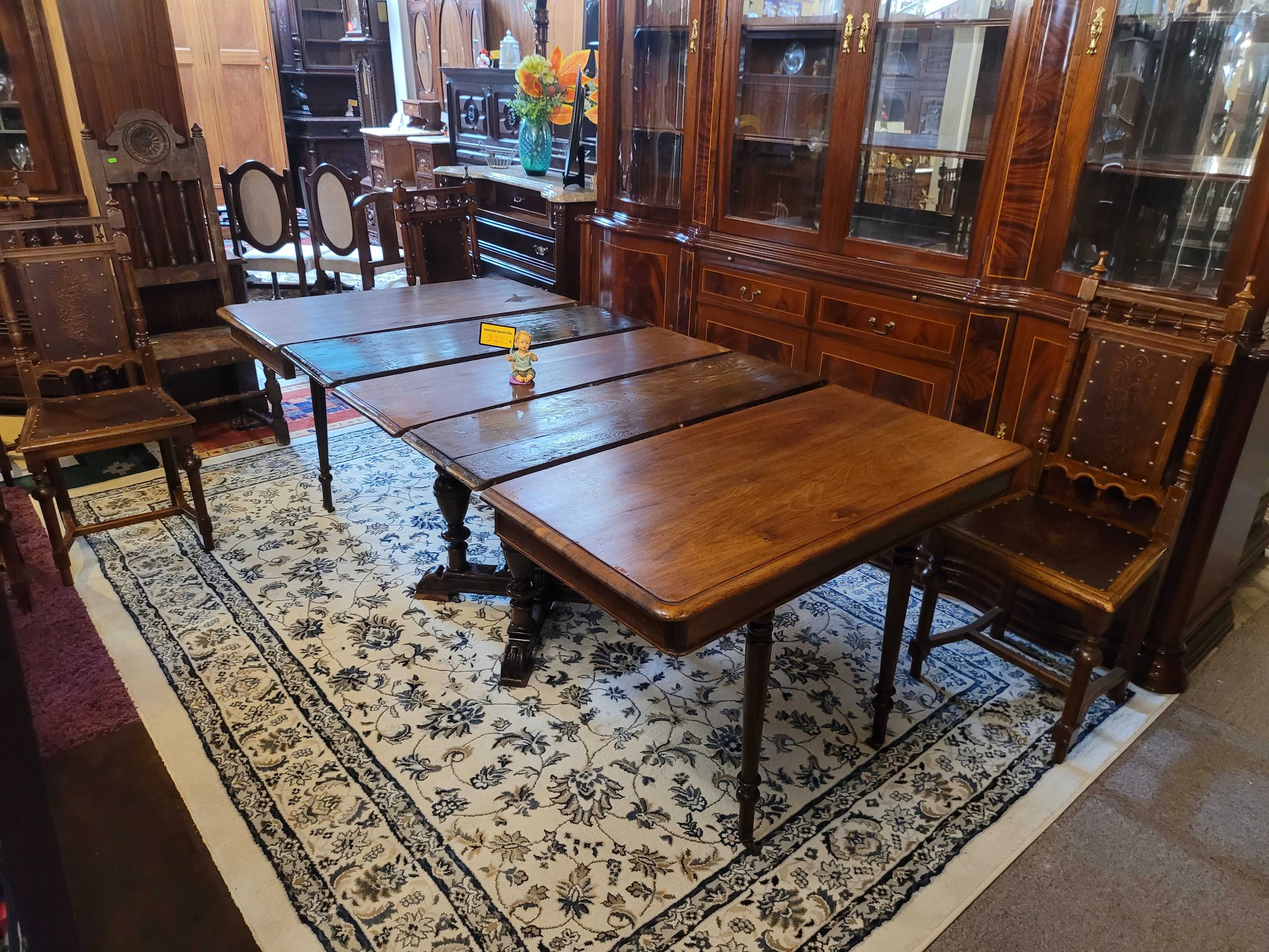 Mesa muito antiga em madeira maciça - extensível - Só a m