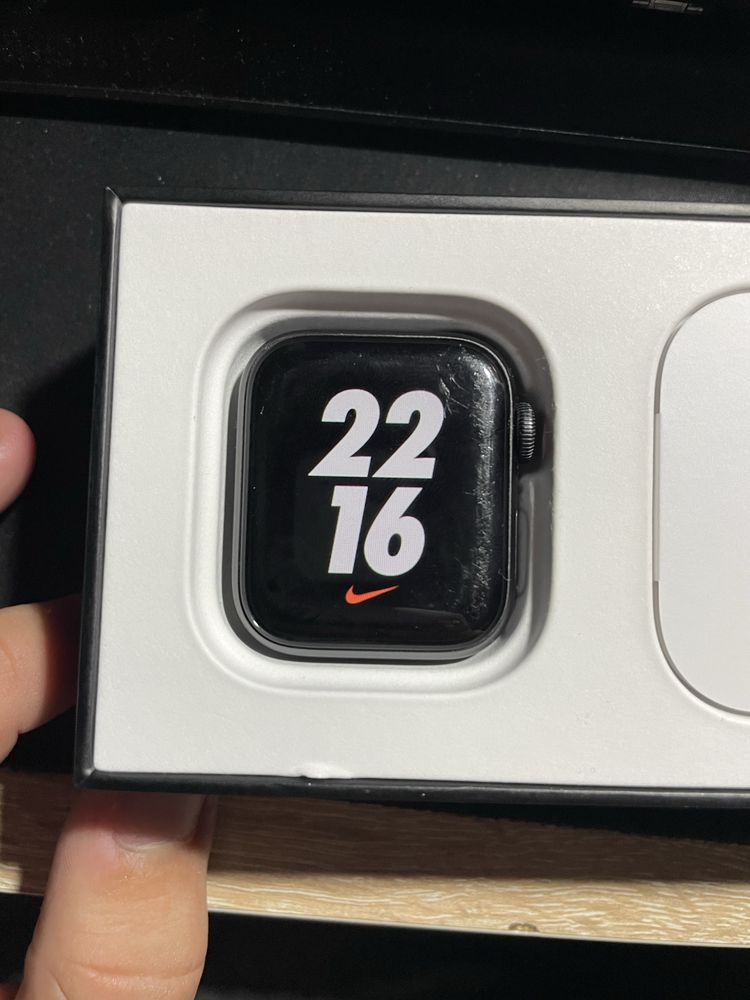 Apple watch 5 celullar 40mm  Nike edition
