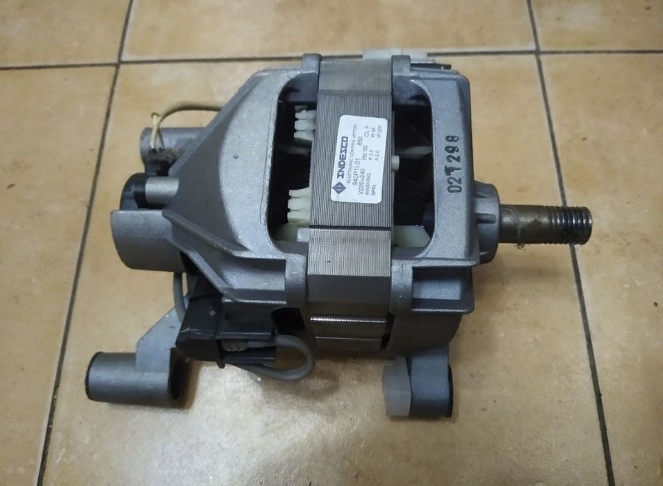 двигатель Indesco от стиральной машины Indesit