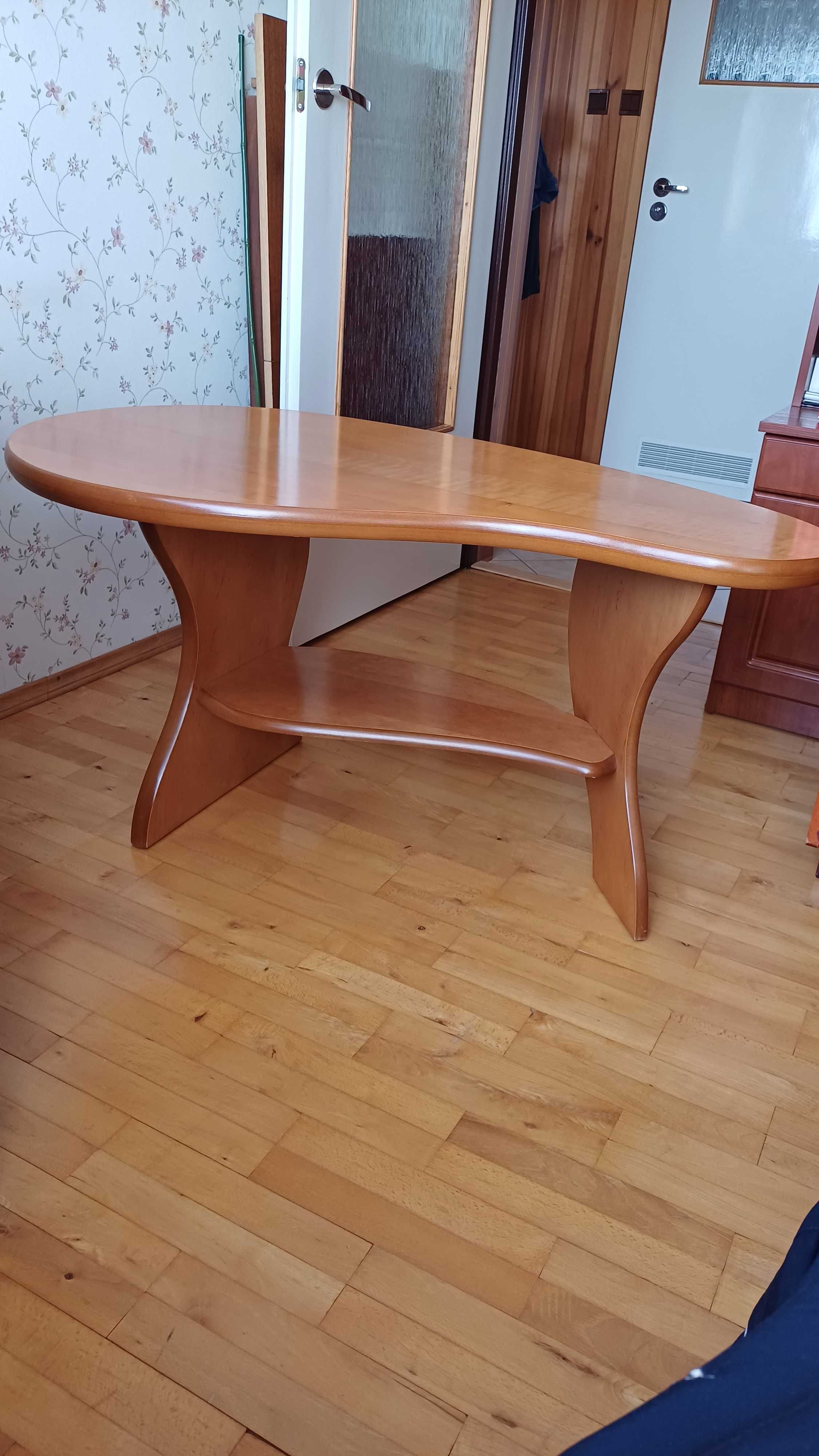 nietypowa ława pokojowa
