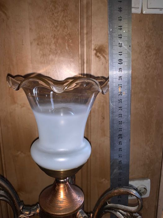 Настольная лампа.