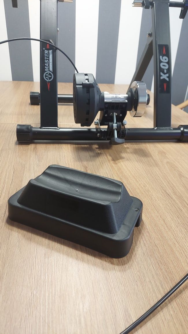 Trenażer Rowerowy X-06 MASTER (MAS-X06)