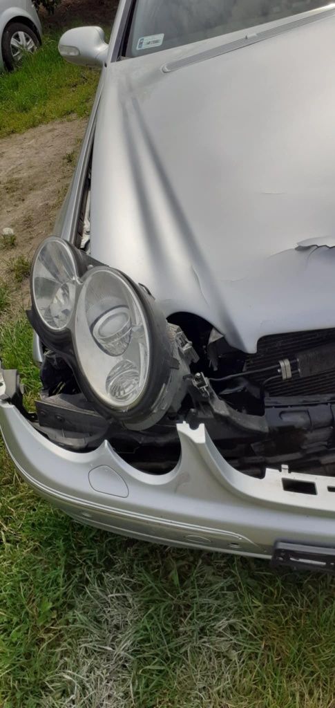 Mercedes CLK uszkodzony