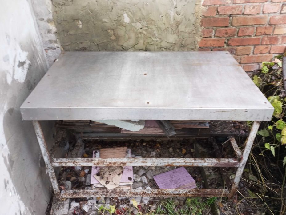 Кухонный стол нержавейка