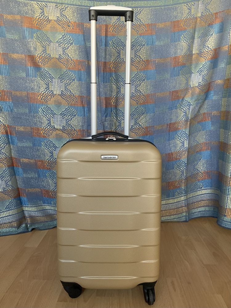 Walizka Samsonite super lekka nowa . Warszawa