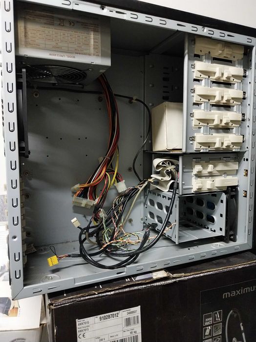 Caixa PC + 2 Monitores retro + Teclado — kit vintage completo