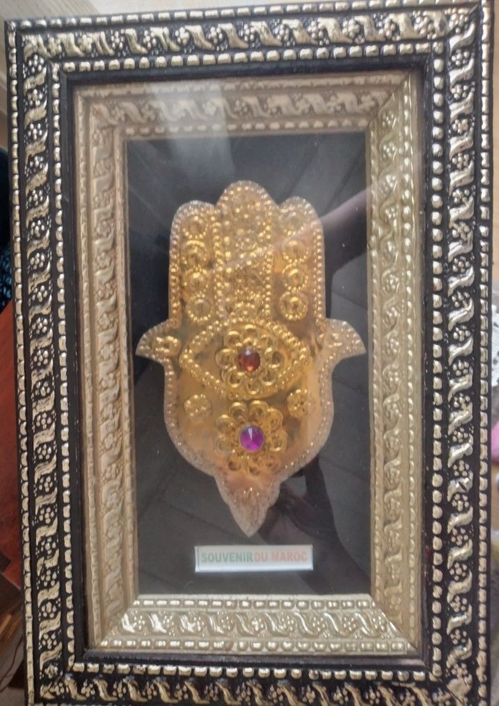 Quadro com mão de Fátima Marrocos