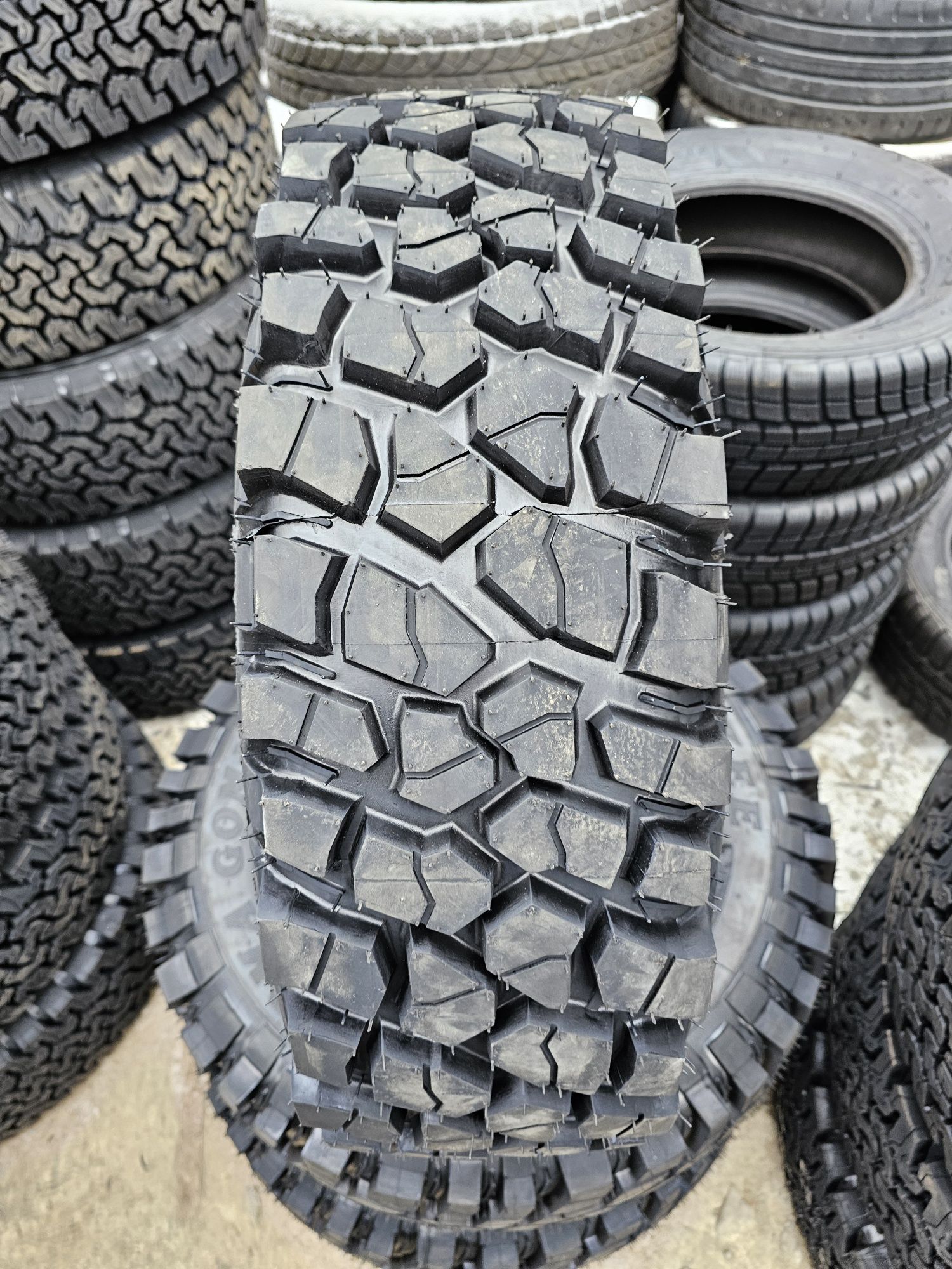 Opony Terenowe 265/70 R16 Yankee MT Wzór BfGoodrich Mud-Terrain KM3