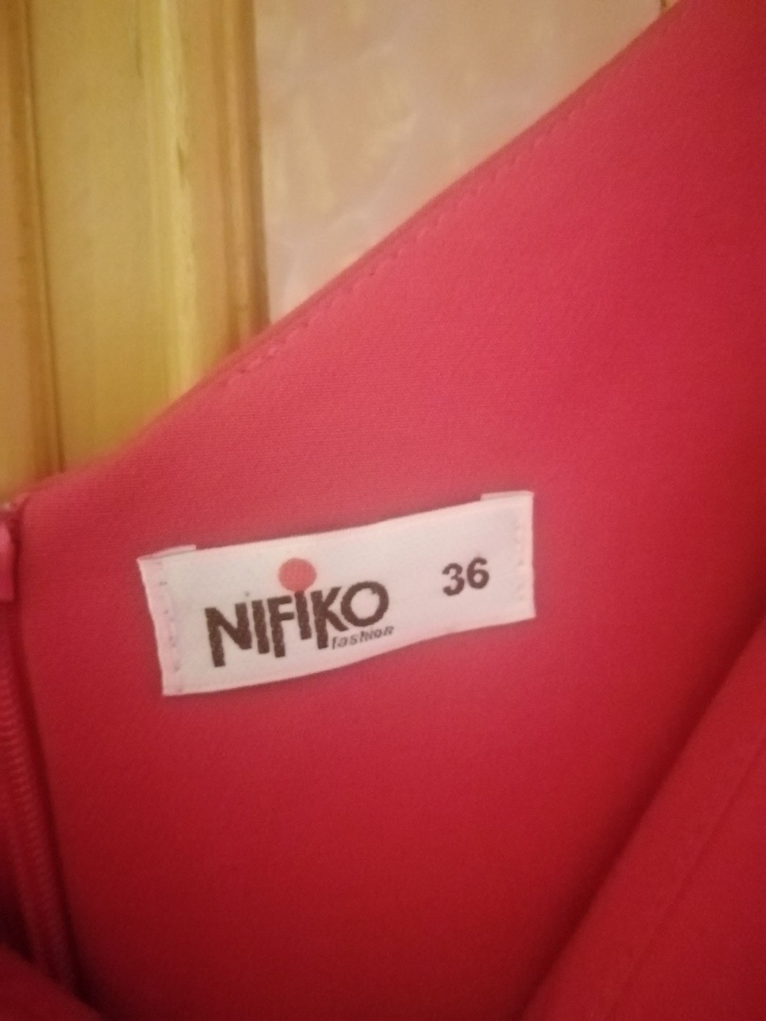 Sukienka firmy Nifiko
