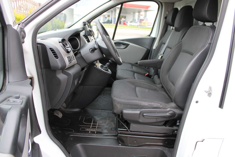 Renault Trafic III L2H1 2018Rok Przebieg 112652KM Salon PL VAT-1