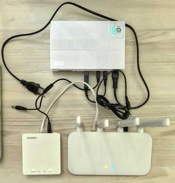 Wi-Fi без світла ДБЖ mini UPS 10400мАч DC1018P білий