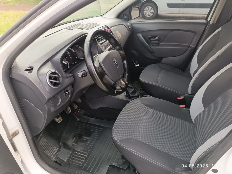 Рено логан 2013 рік