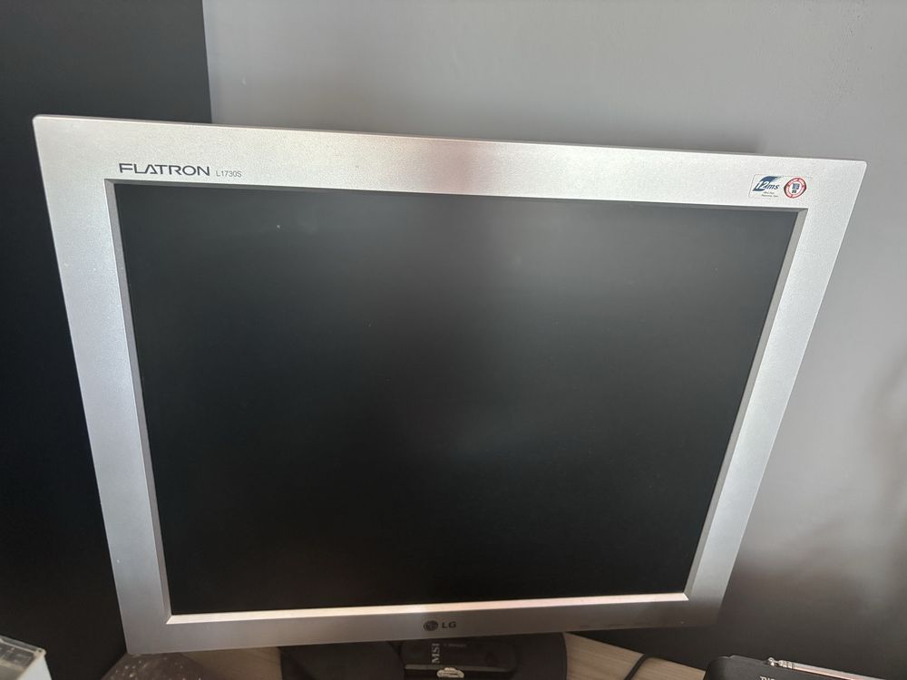 Monitor LG Flatron L1730S