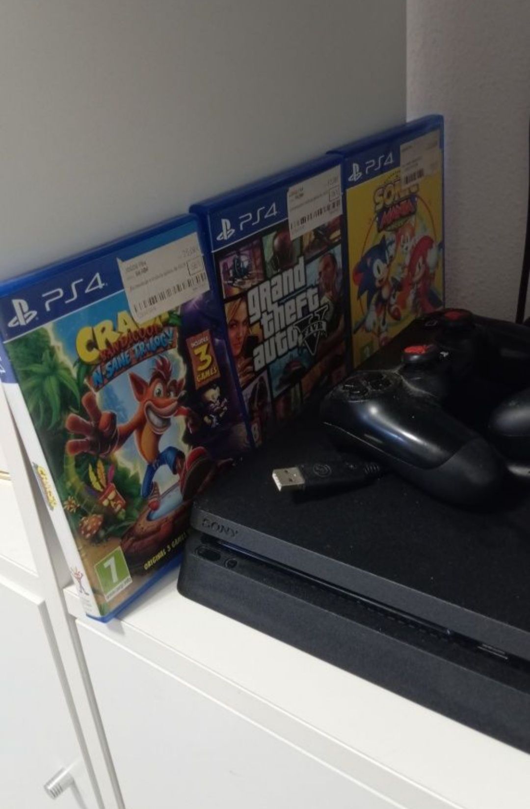 PS4 muito estimada 1tera  3 jogos