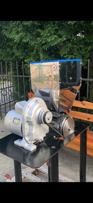 Gniotownik śrutownik walcowy do zboża kukurydzy