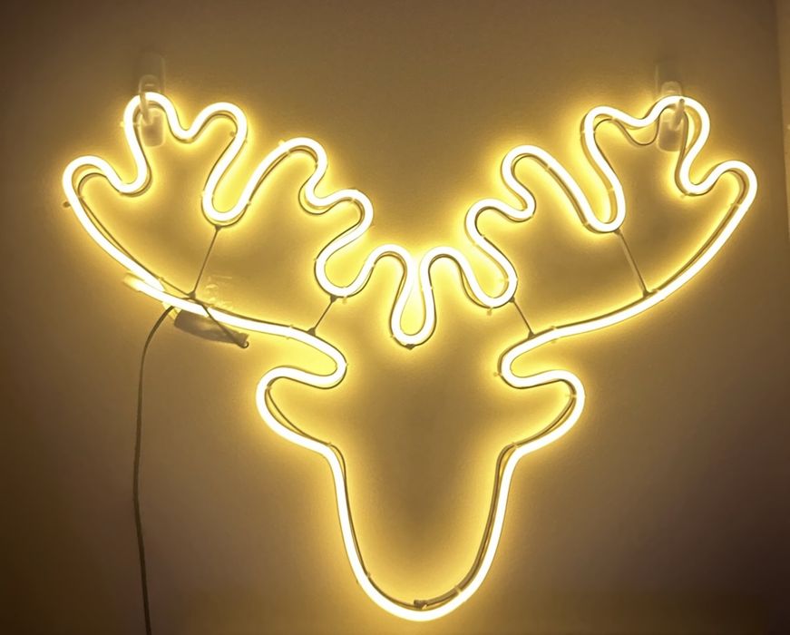 Neon led renifer na ścianę