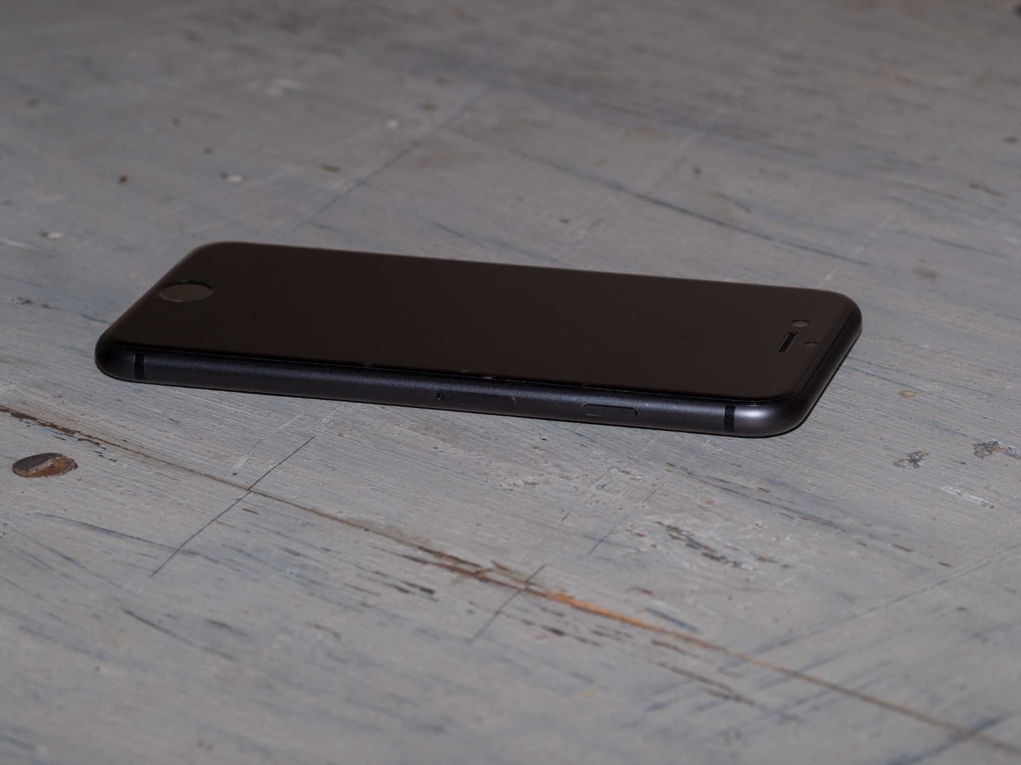 Sprzedam iPhone8 w bardzo dobrym stanie