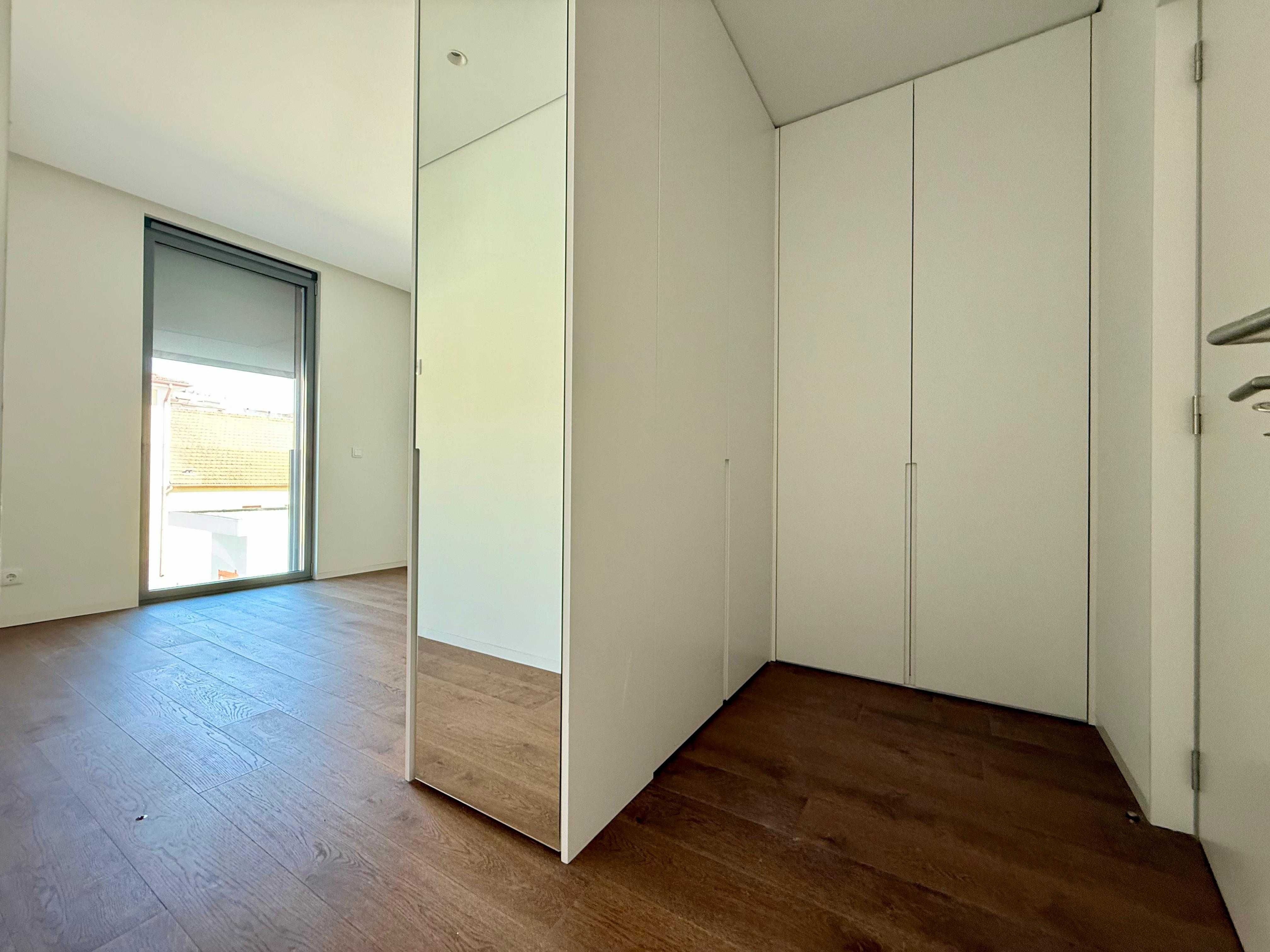 Apartamento T2 novo com varanda