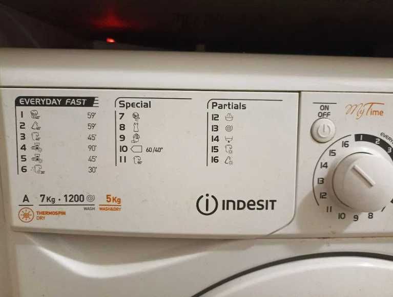 Пральна машинка із сушкою INDESIT EWDE 71280 W EU