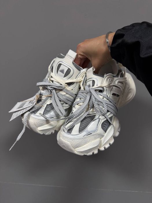 36-41 р кросівки ADIDAS XLG RUNNER dirty white silver