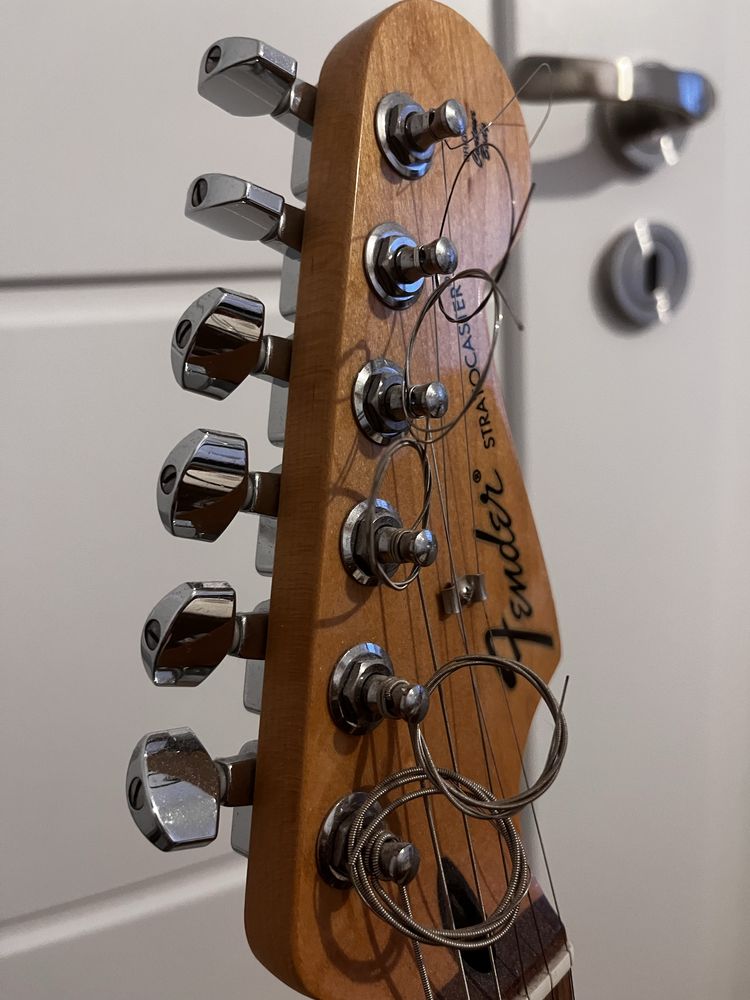 Fender Standard Stratocaster HSH RW